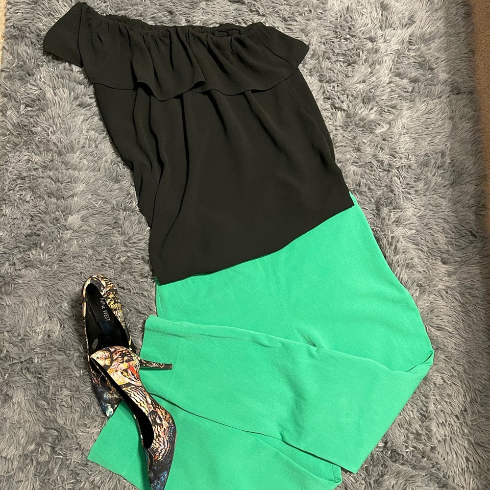 One shoulder Flowy Top🤩